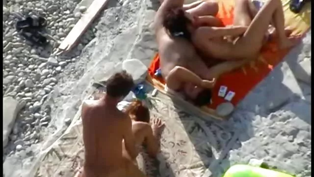 פורנו לוהט, ללא רישום.  דייט סרטי סקס חינם אורגיות שמסתיים בסקס.