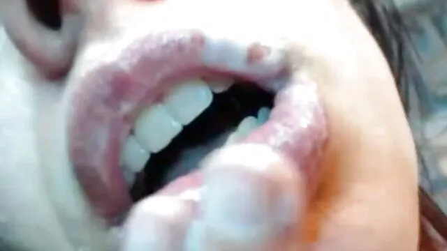 פורנו לוהט, ללא רישום.  כמה קטעי וידאו של החיים של אחד מבני הזוג סקס חינם משפריצות