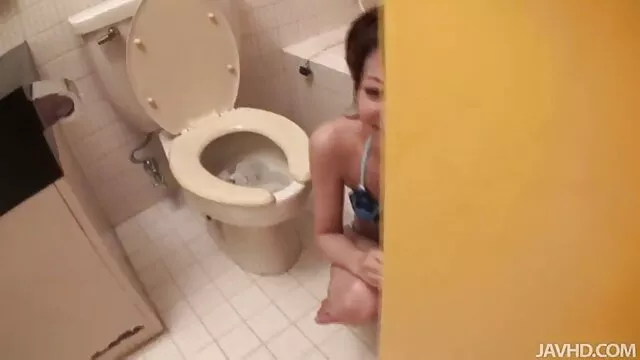 פורנו לוהט, ללא רישום.  בתחת של סקסלי מבוגרות ניסויים צעירים