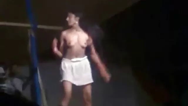 פורנו לוהט, ללא רישום.  