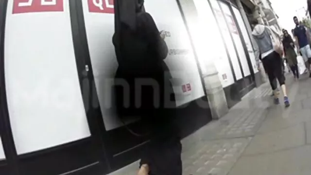 פורנו לוהט, ללא רישום.  הג ' ינג ' ית מסירה חלב מהשדיים ומהאוננות. הכרויות סקס חינם