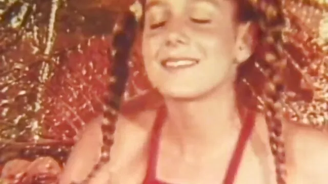 פורנו לוהט, ללא רישום.  שתי בנות סקס תמונות סקס חינם לוהט עם בחור בבית חדש