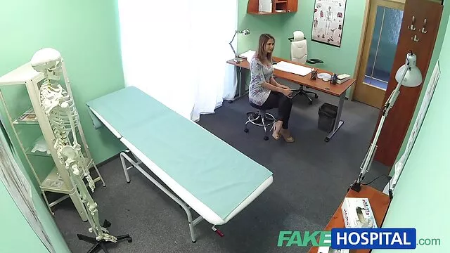פורנו לוהט, ללא רישום.  החבר מרצה את עצמו, בחורות ערמות ואז נותן לחבר