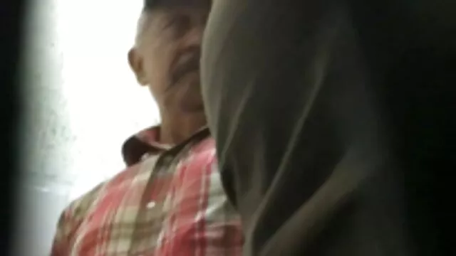 פורנו לוהט, ללא רישום.  