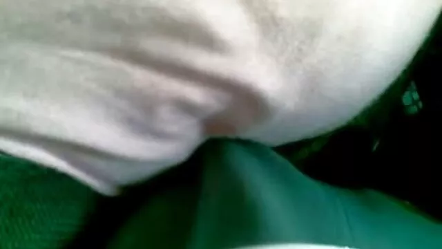 פורנו לוהט, ללא רישום.  היופי סקס חינם לצפייה ישירה פורש את רגליה כדי להשיג כסף.