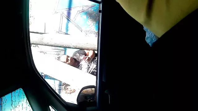 פורנו לוהט, ללא רישום.  סקס עם בלונדינית שאף מזיין את הבוסית פעם לא מרוצה.