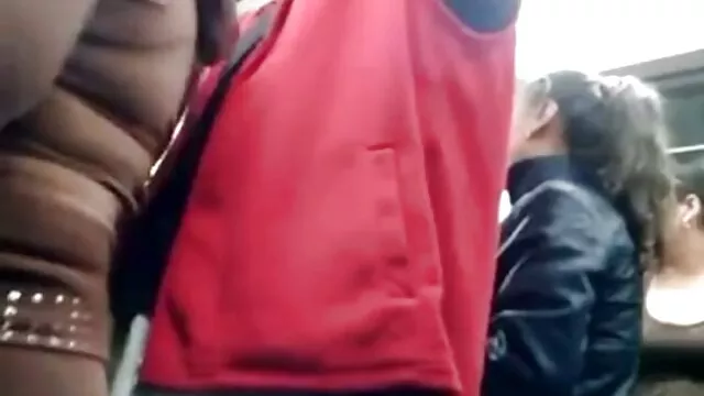 פורנו לוהט, ללא רישום.  סקס עסיסי עם בדיחה חינם פורנו בבקתה שהשתנה.