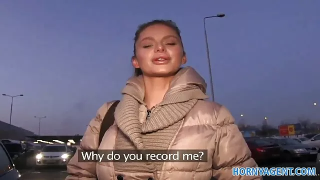 פורנו לוהט, ללא רישום.  הנימפה סומכת על הבחור סקס לצפיה ישרה בחינם המבוגר.