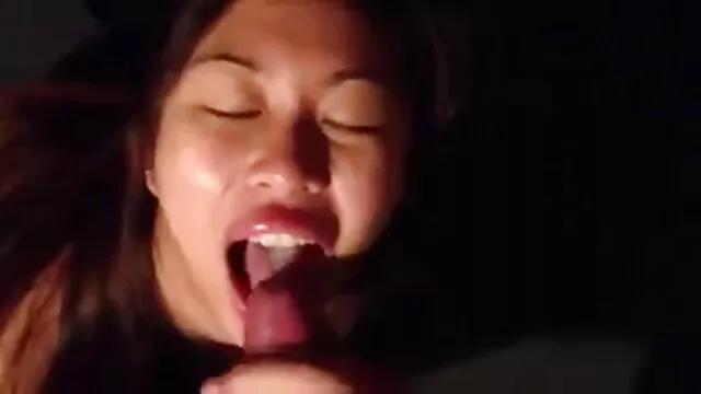 פורנו לוהט, ללא רישום.  Cumshot אצילי מזיין את אחות של אשתו
